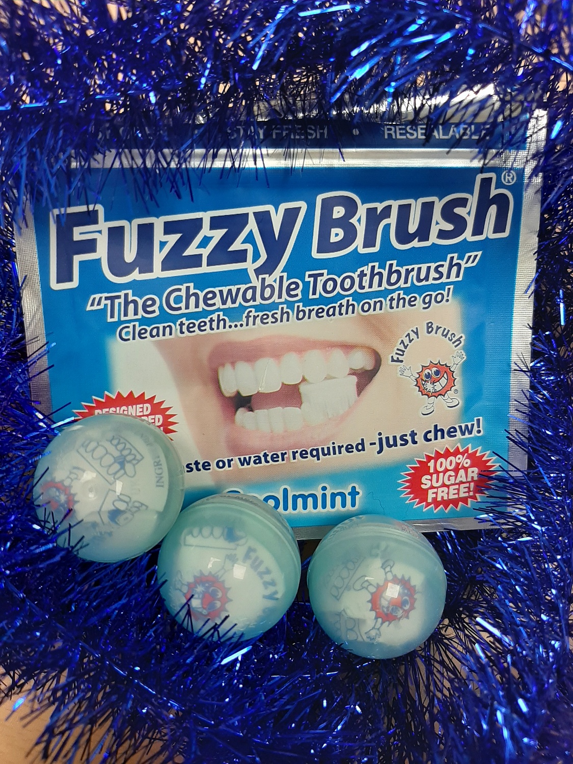 Новинка, покорившая Европу, теперь доступна и у нас, в стоматологическом центре «#МАКСИМА»!  FUZZY BRUSH — жевательная зубная щётка, разработанная стоматологами. Производится в Великобритании.
